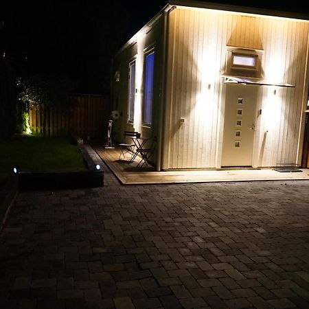 Fresh Happy Little House, 35 M2 In Taeby Lejlighed Stockholm Eksteriør billede