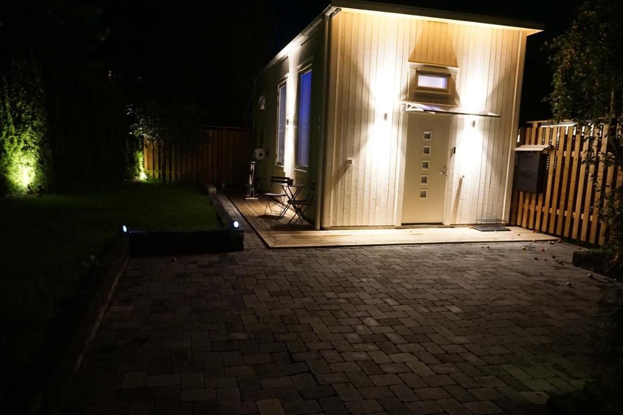 Fresh Happy Little House, 35 M2 In Taeby Lejlighed Stockholm Eksteriør billede