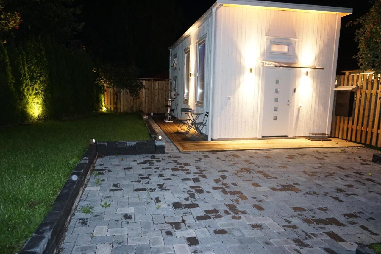 Fresh Happy Little House, 35 M2 In Taeby Lejlighed Stockholm Eksteriør billede