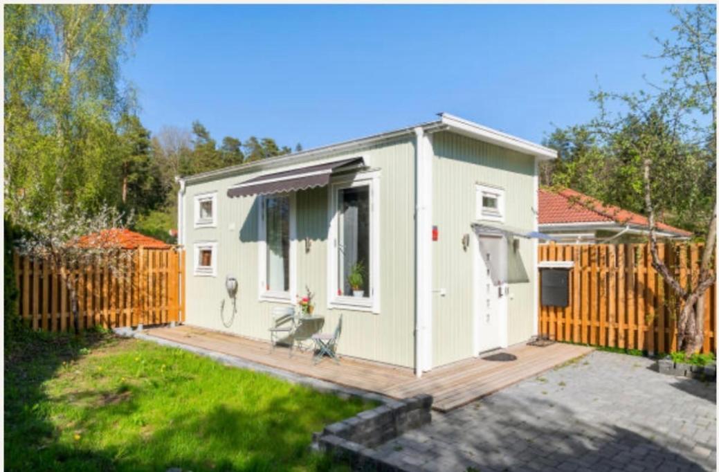 Fresh Happy Little House, 35 M2 In Taeby Lejlighed Stockholm Eksteriør billede